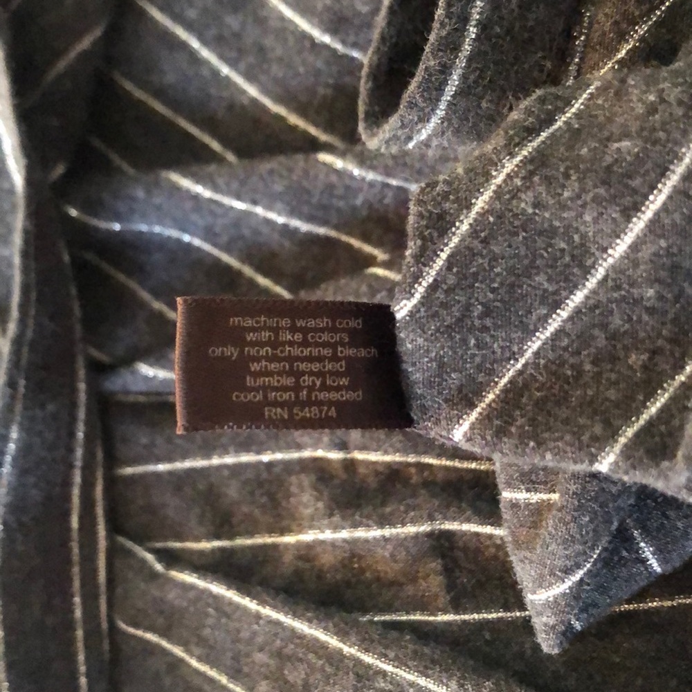 🛍 DONATED TheLimited | Perfect Tee Long Sleeve - Picture 5 of 5